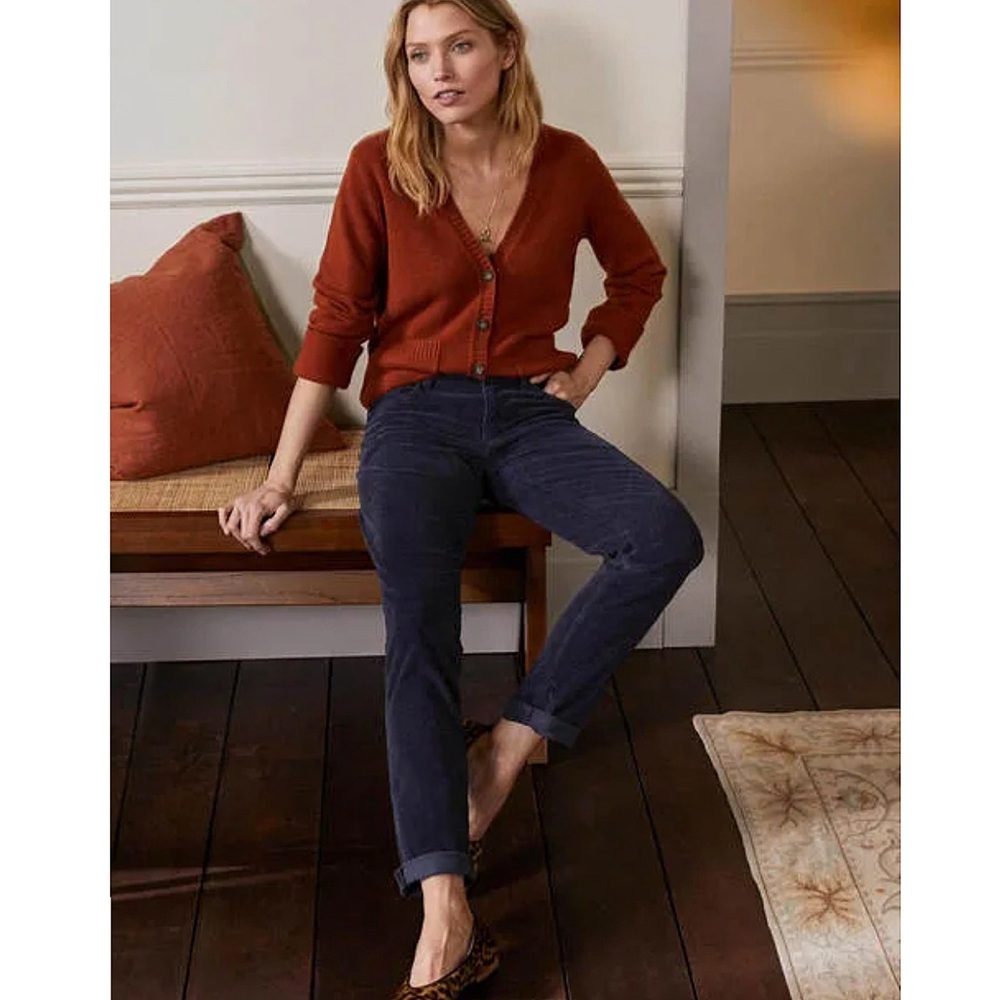 Boden Cord Girlfriend Jeans in Navy